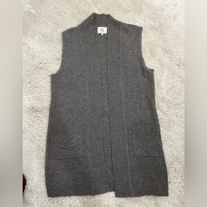 Qi Cashmere grey sweater vest